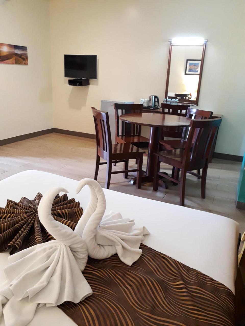 Sea Garden Resort Iloilo Экстерьер фото