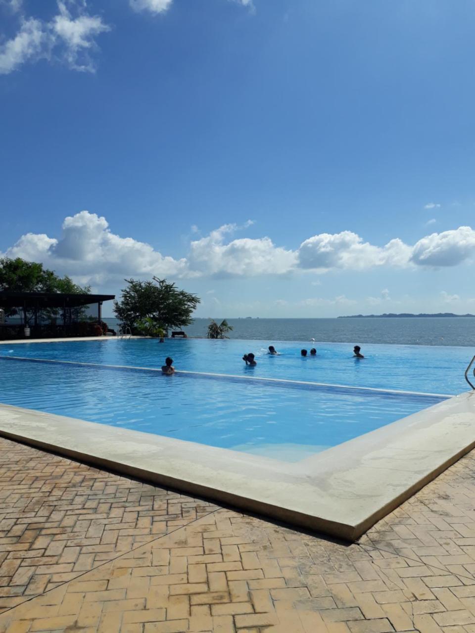 Sea Garden Resort Iloilo Экстерьер фото