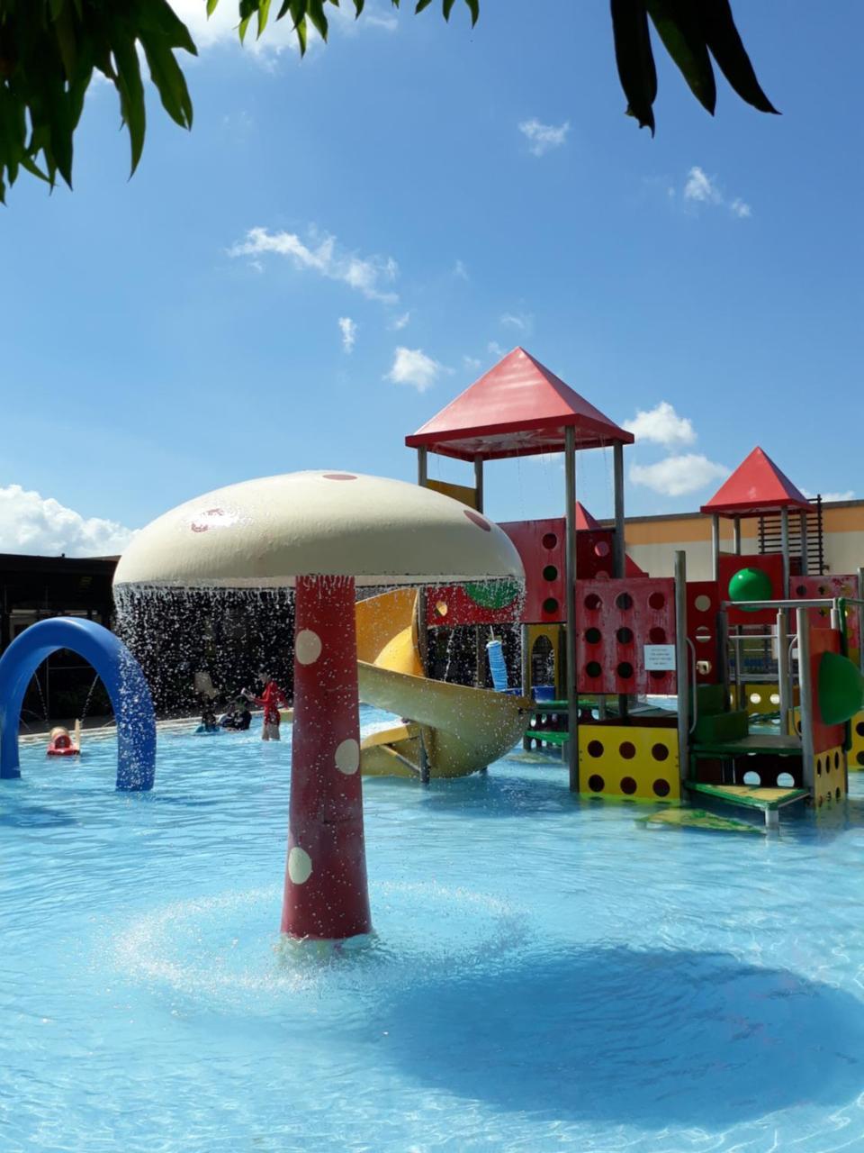 Sea Garden Resort Iloilo Экстерьер фото